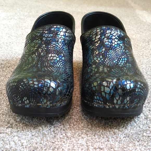 Women's Sanita clogs shoes size 38  Blue and Black Metallic🌠GREAT SHAPE!!! 🌠 - Picture 2 of 9